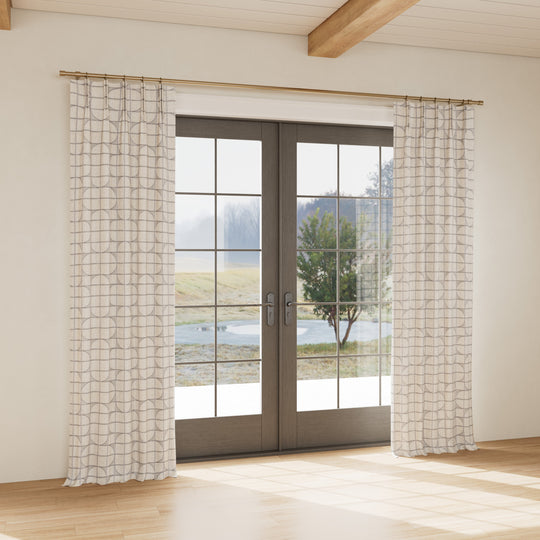 Custom curtain in Capsule