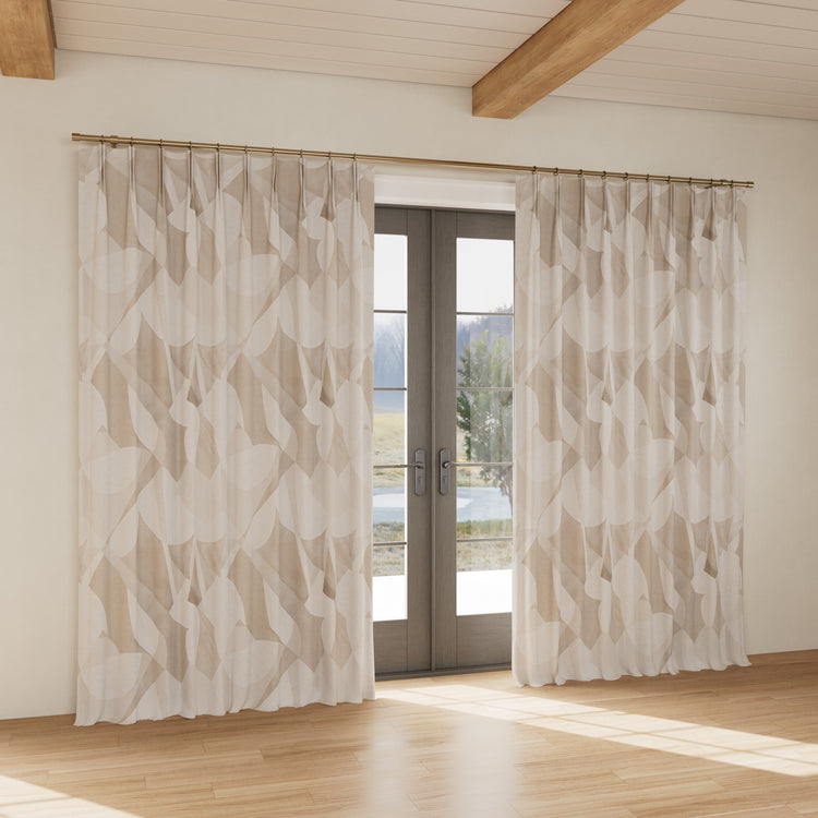 Custom curtain in Clio Pearl