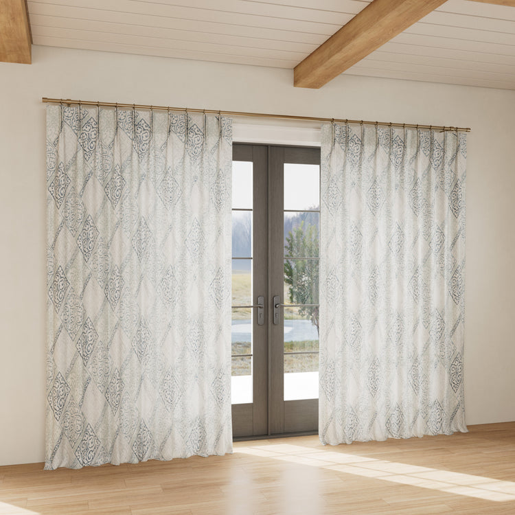 Custom curtain in Oporto 