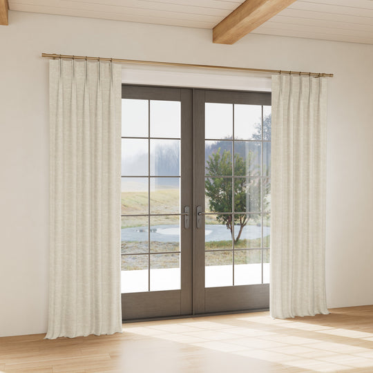 Custom curtain in Screen Silver