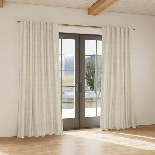 Custom curtain in Screen Silver